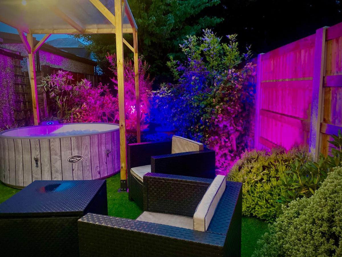 Remarkable 3-Bed Hot Tub House In Blackpool Exterior photo