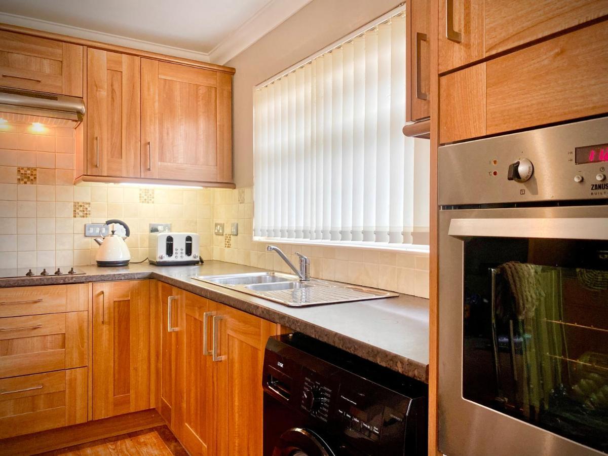Remarkable 3-Bed Hot Tub House In Blackpool Exterior photo